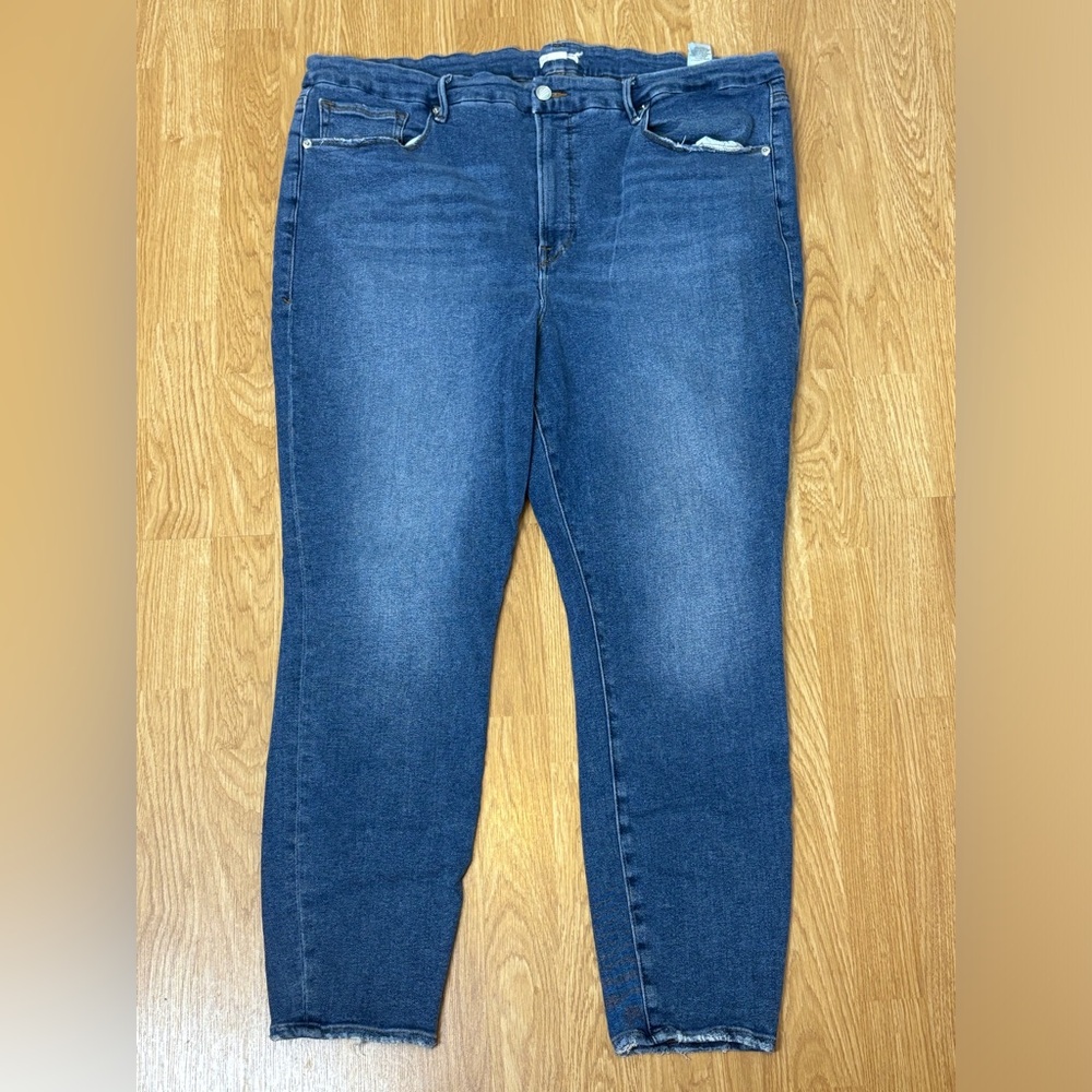 Good American mid  Wash Jeans – Size 22